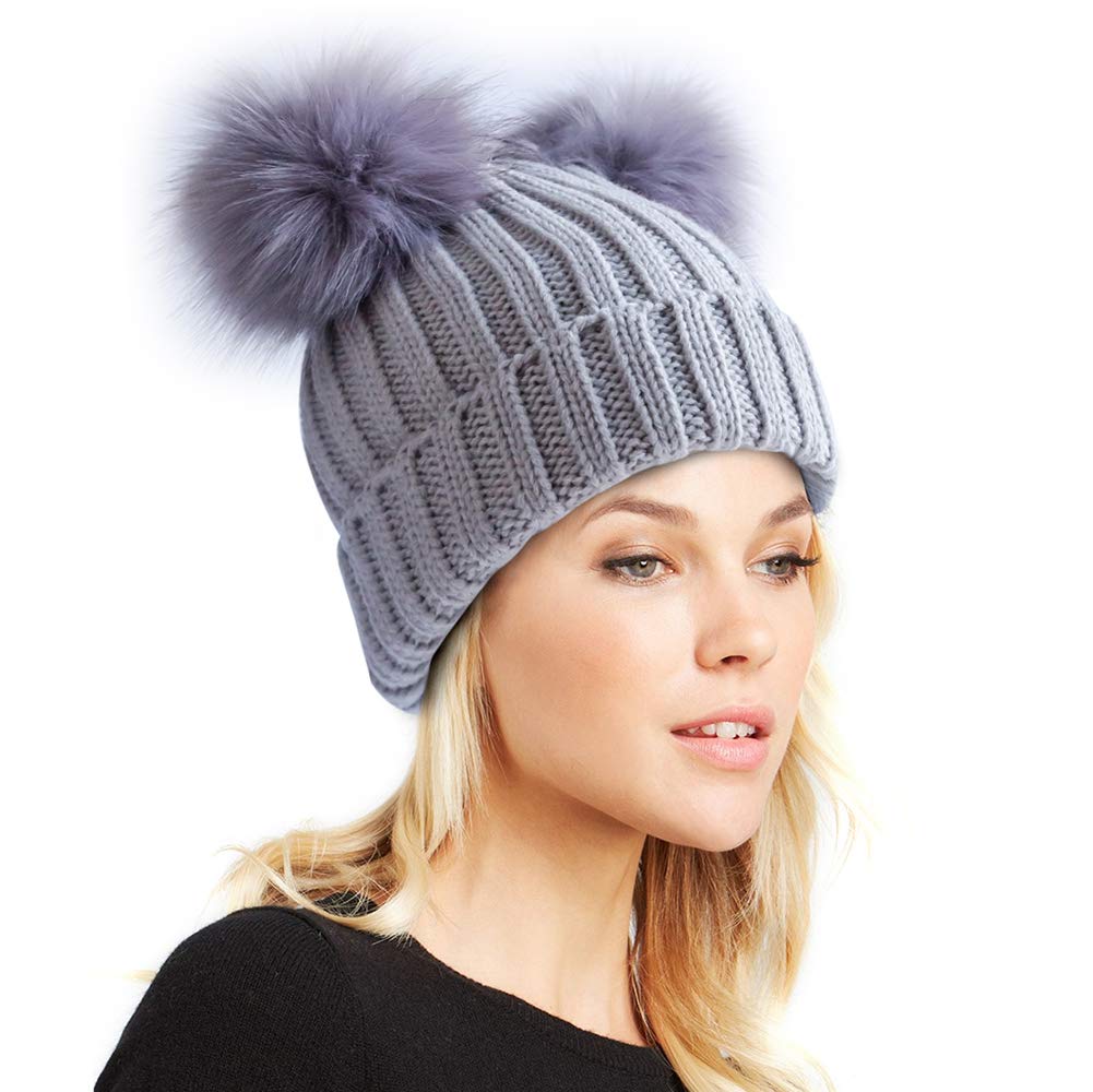 Slouchy Beanie in grey color. Removable Finn Raccoon Pom Pom in grey color. retailer Great quality wool